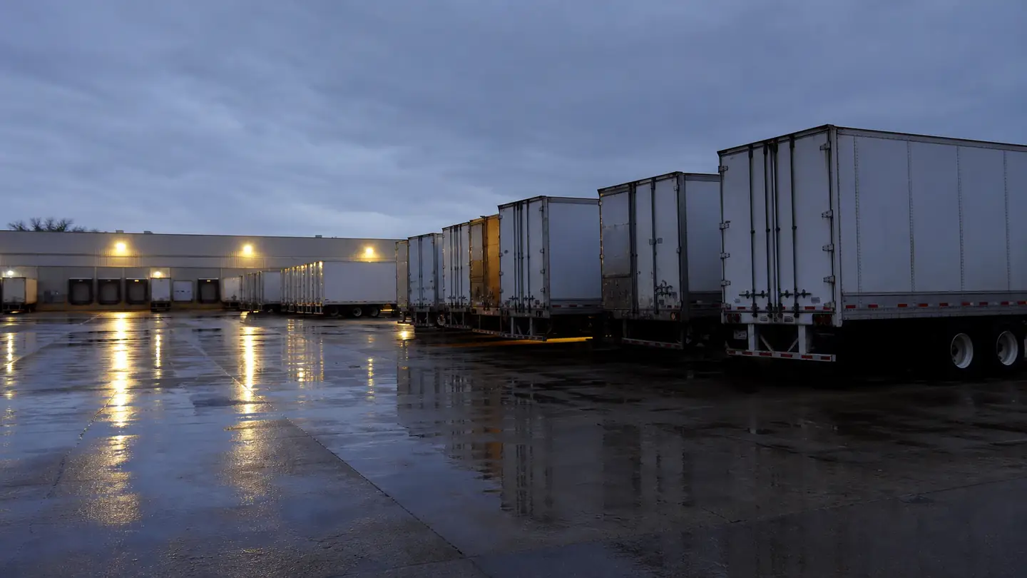 Customs clearance and port handling for cargo arriving in Ireland