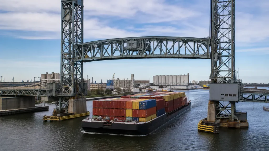 Container terminal operations used on the China to Mutsamudu (Comoros) freight lane